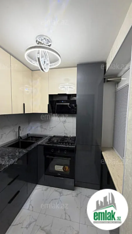 Satılır 3 otaqlı köhnə tikili 75 m²