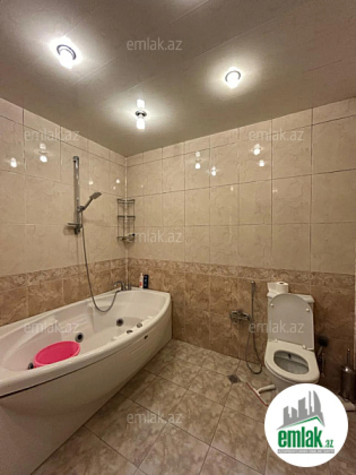 Satılır 3 otaqlı yeni tikili 157 m²