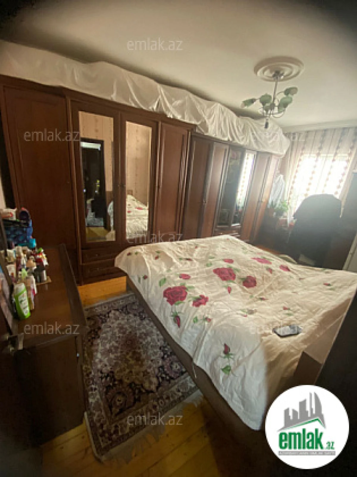 Satılır 5 otaqlı köhnə tikili 110 m²