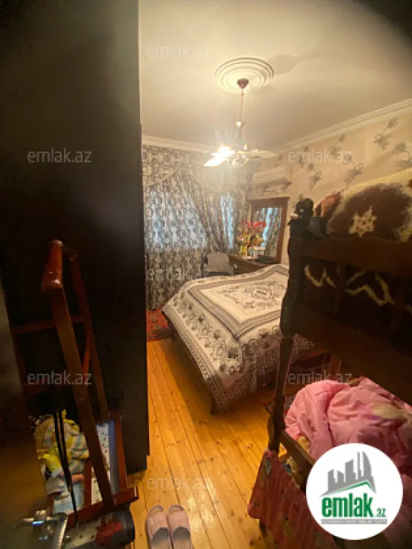 Satılır 5 otaqlı köhnə tikili 110 m²