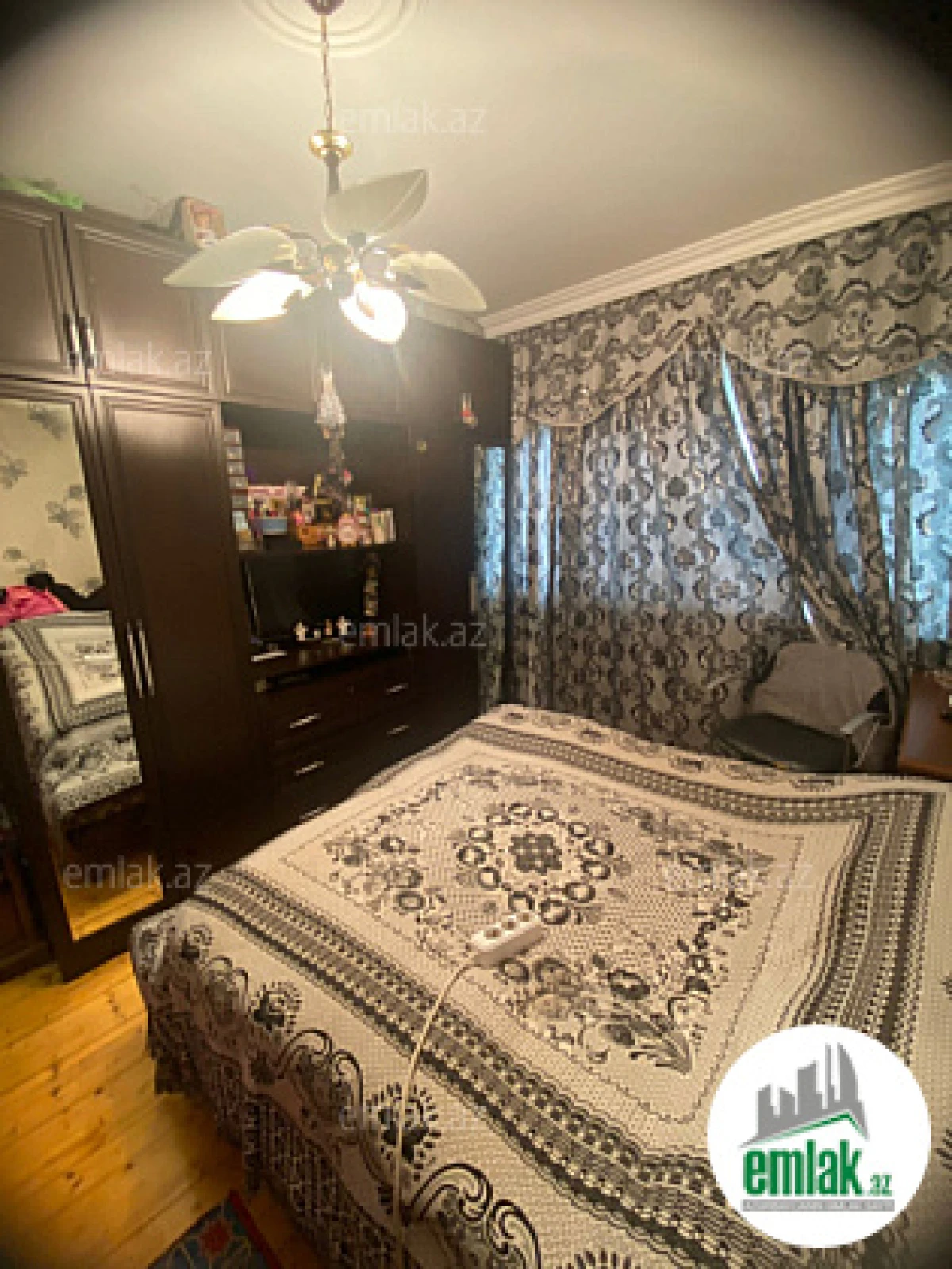 Satılır 5 otaqlı köhnə tikili 110 m²