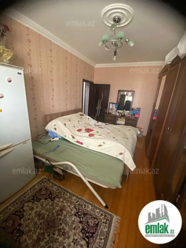 Satılır 5 otaqlı köhnə tikili 110 m²