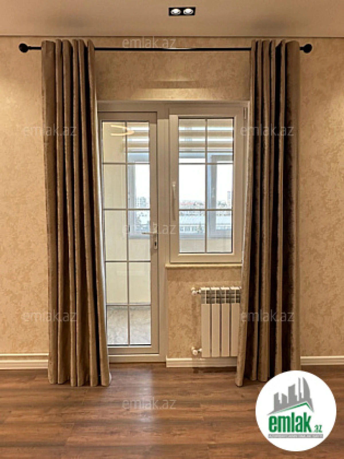 Satılır 2 otaqlı köhnə tikili 55 m²