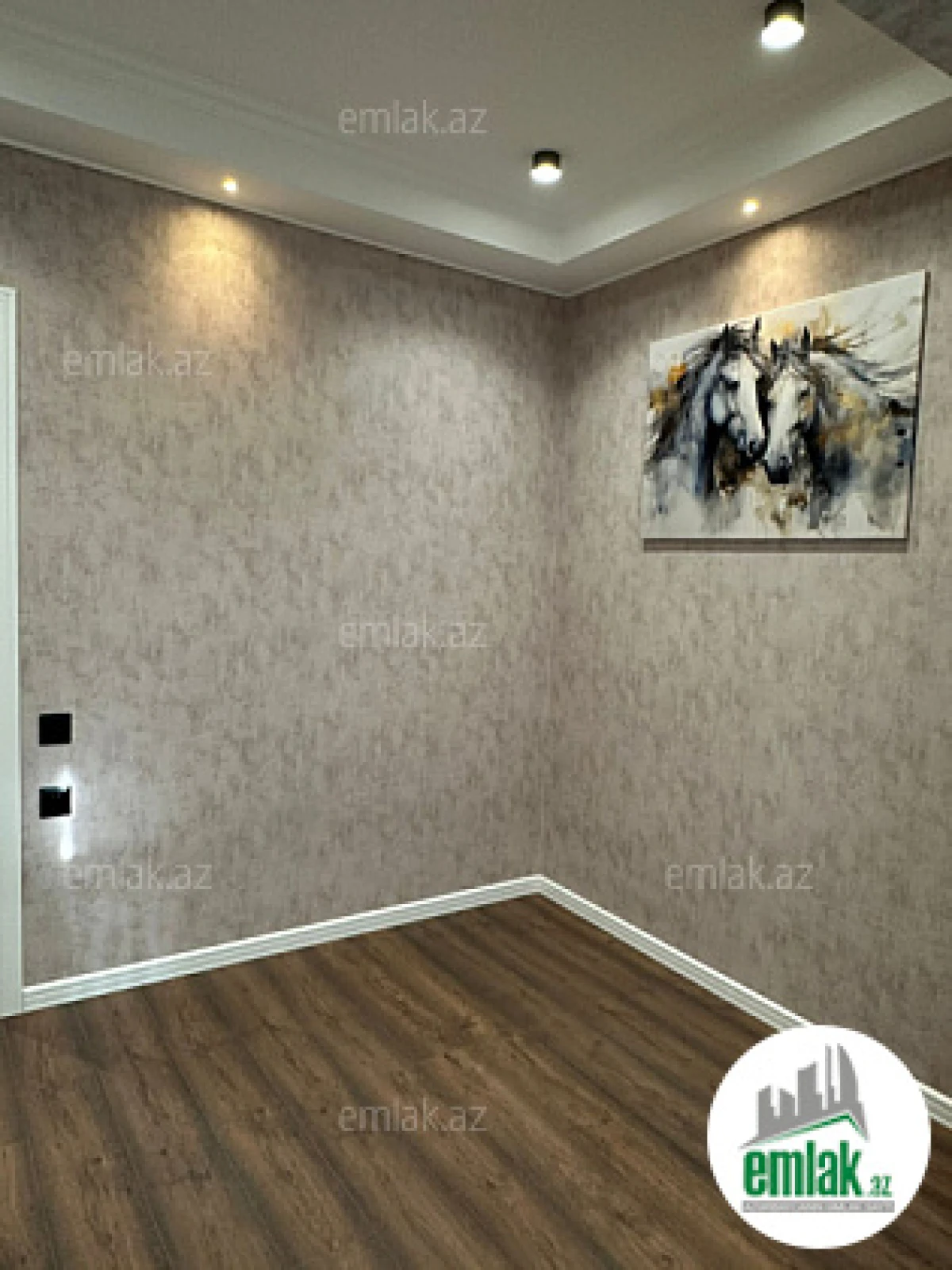 Satılır 2 otaqlı köhnə tikili 55 m²