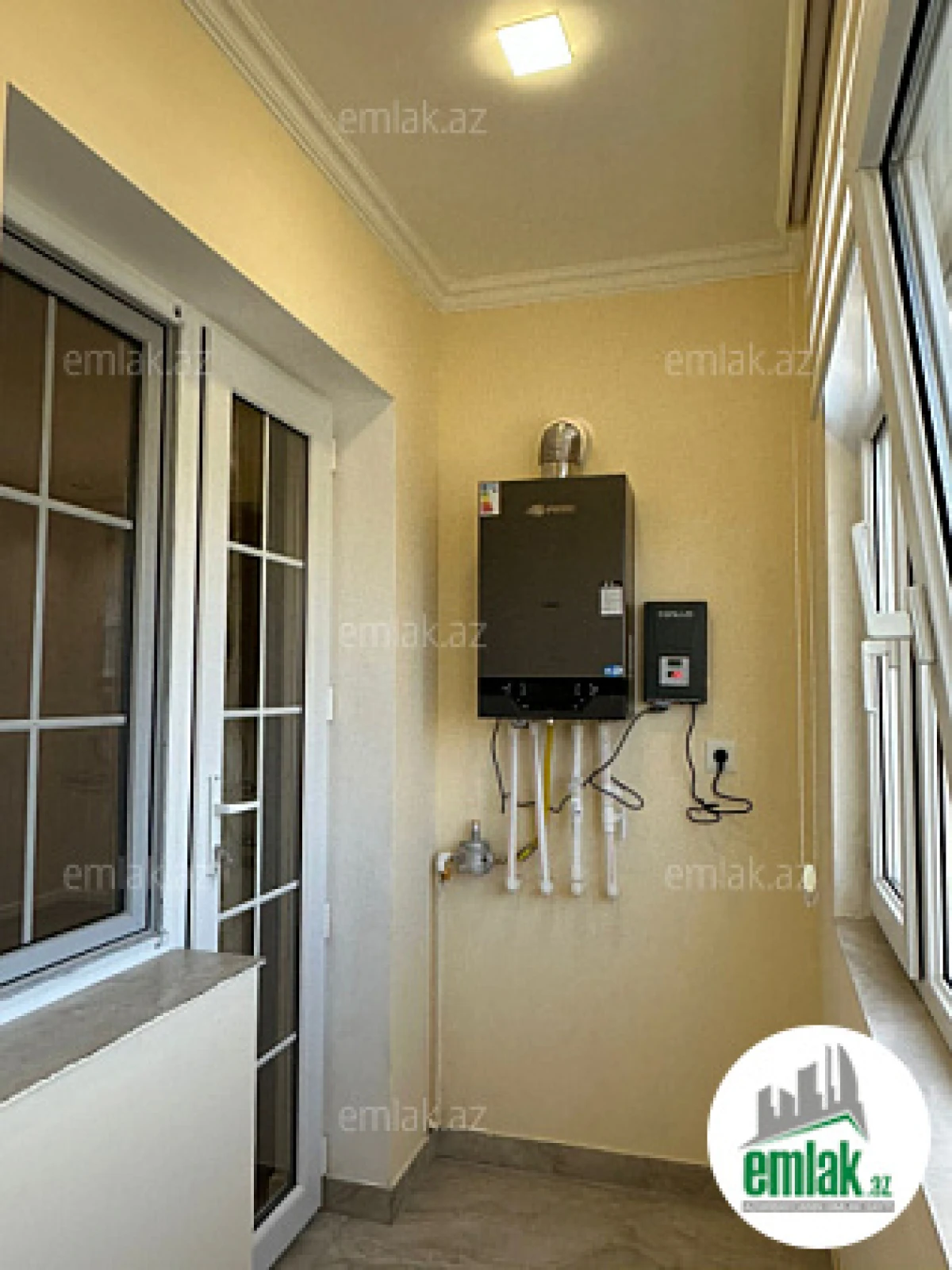 Satılır 2 otaqlı köhnə tikili 55 m²