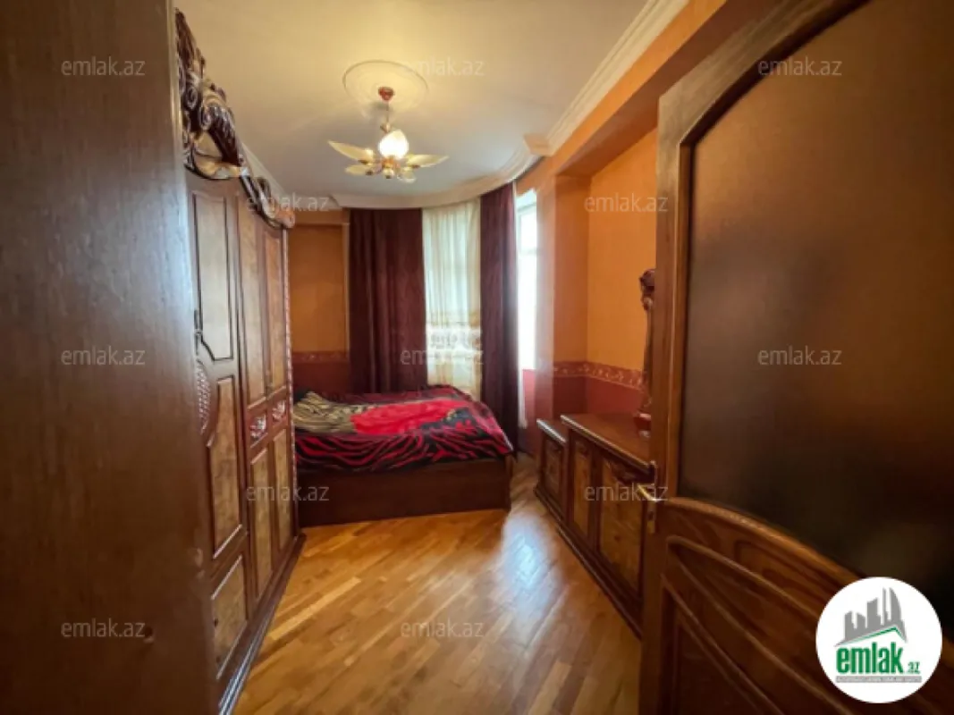 Satılır 4 otaqlı yeni tikili 160 m²