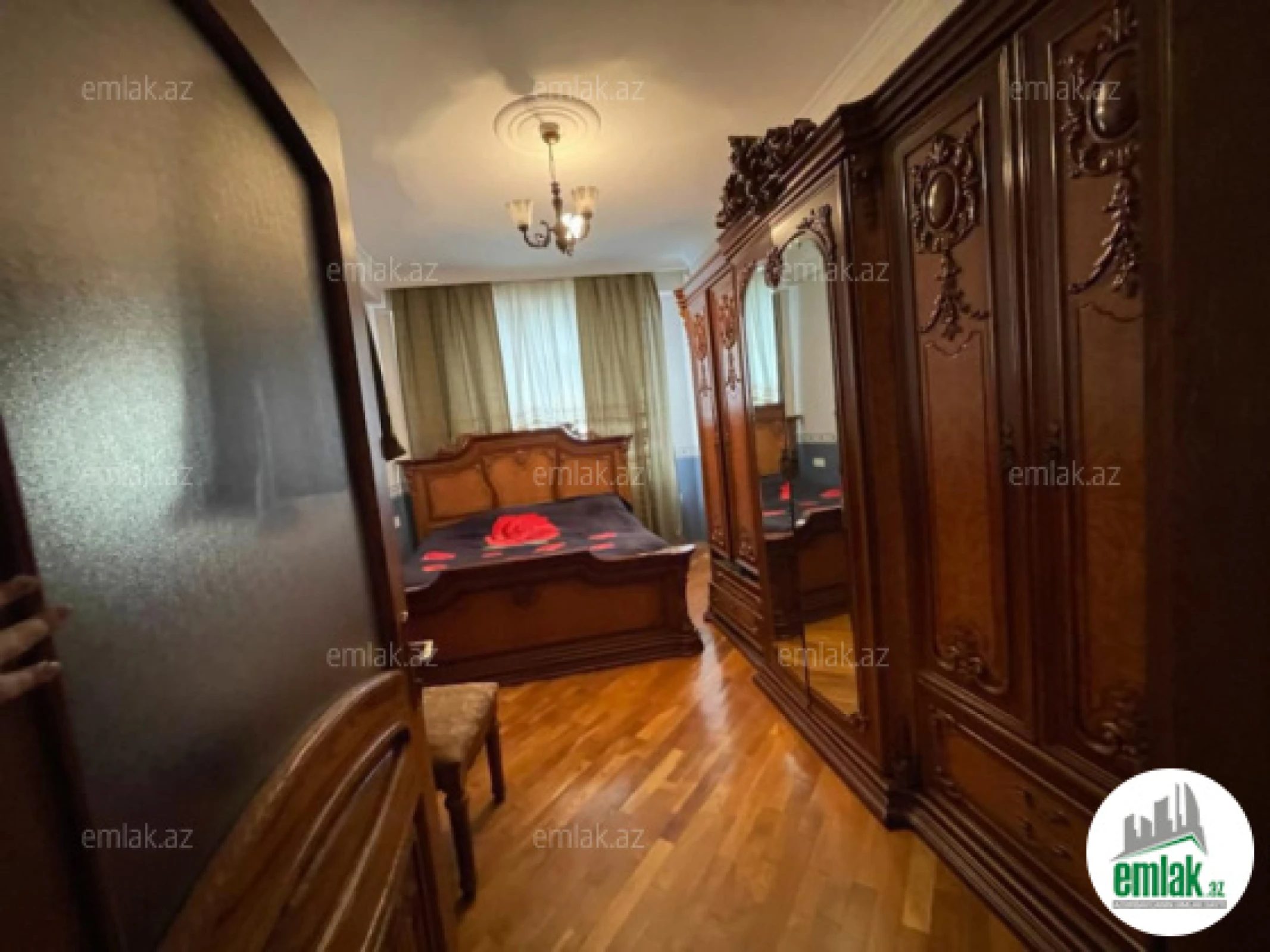 Satılır 4 otaqlı yeni tikili 160 m²