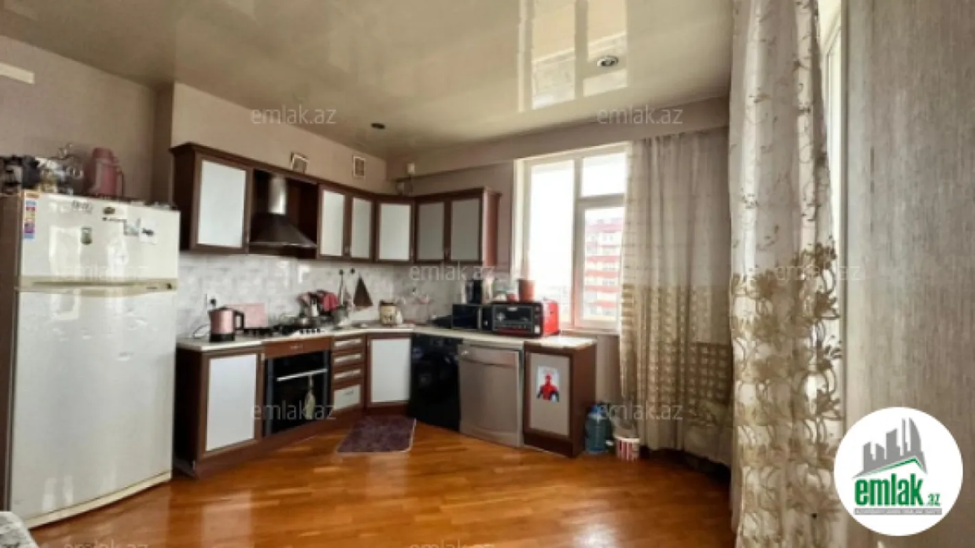 Satılır 4 otaqlı yeni tikili 160 m²