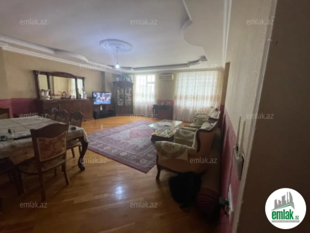 Satılır 4 otaqlı yeni tikili 160 m²