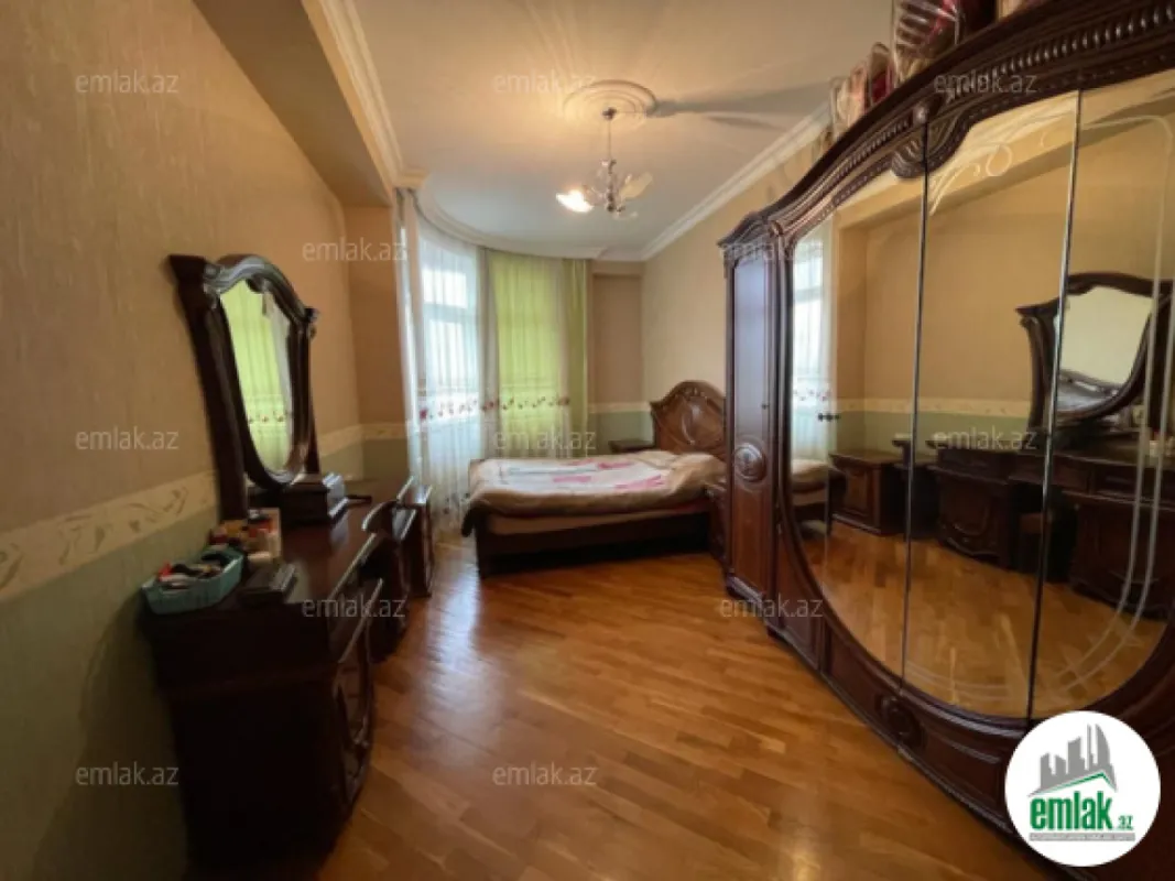 Satılır 4 otaqlı yeni tikili 160 m²