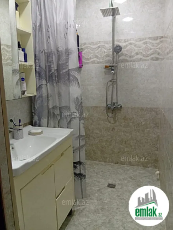 Satılır 2 otaqlı köhnə tikili 55 m²