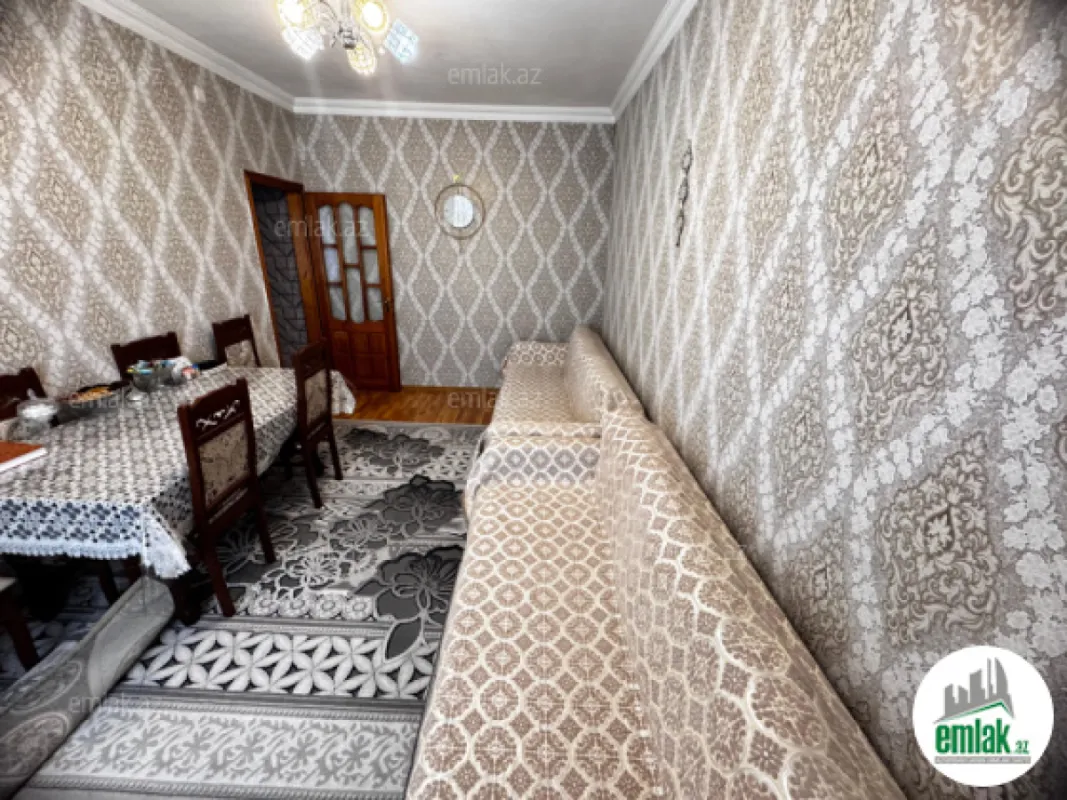 Satılır 2 otaqlı köhnə tikili 55 m²