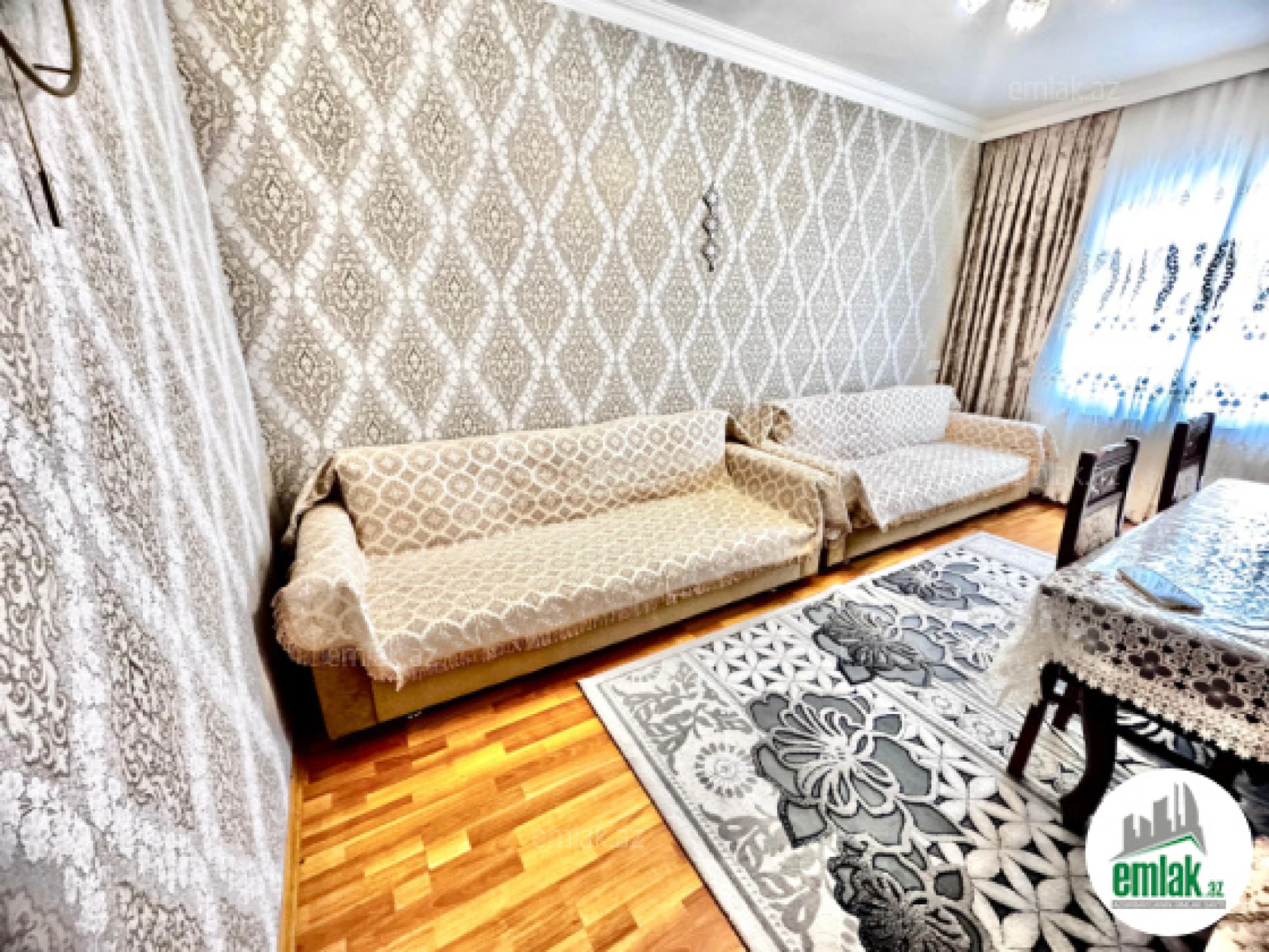 Satılır 2 otaqlı köhnə tikili 55 m²