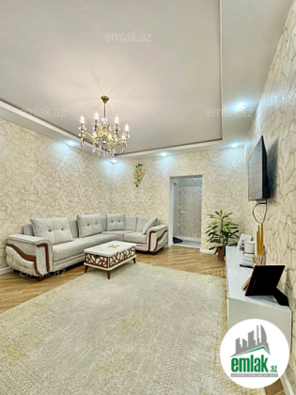 Satılır 2 otaqlı köhnə tikili 90 m²