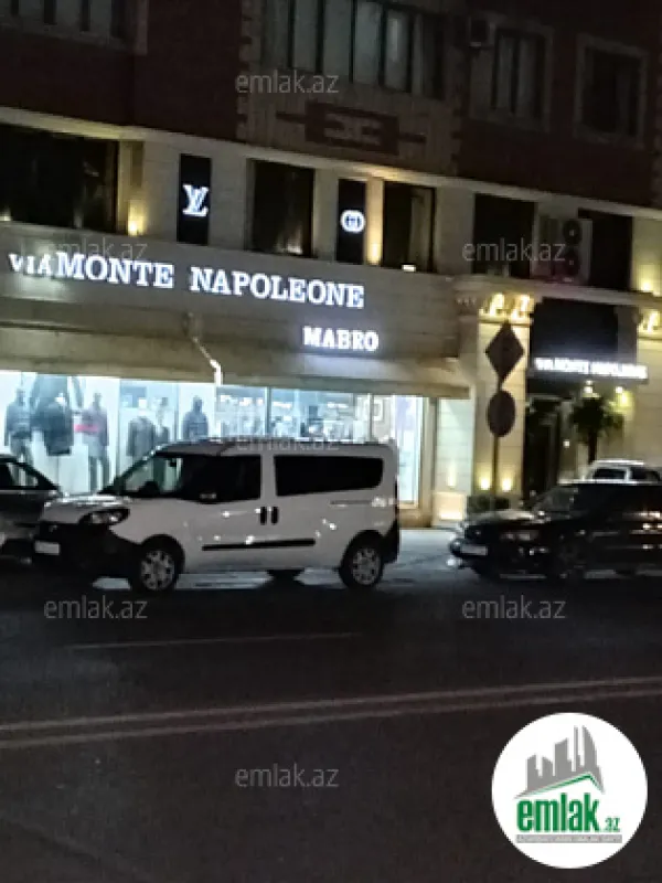 Satılır 2 otaqlı köhnə tikili 90 m²