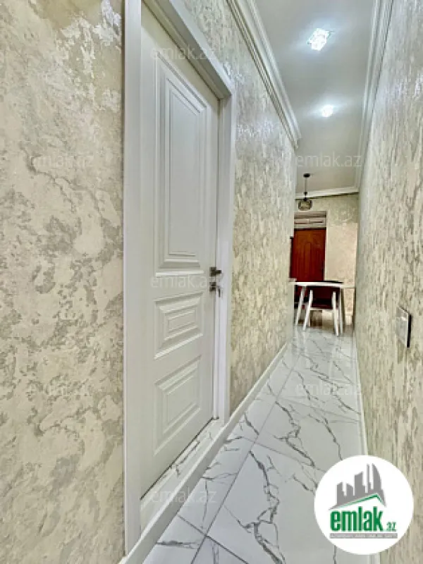 Satılır 2 otaqlı köhnə tikili 90 m²