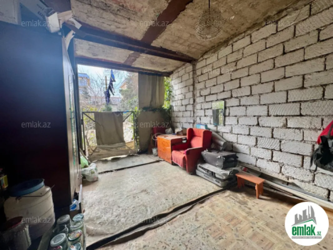 Satılır 2 otaqlı köhnə tikili 90 m²