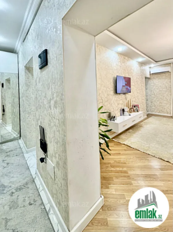 Satılır 2 otaqlı köhnə tikili 90 m²