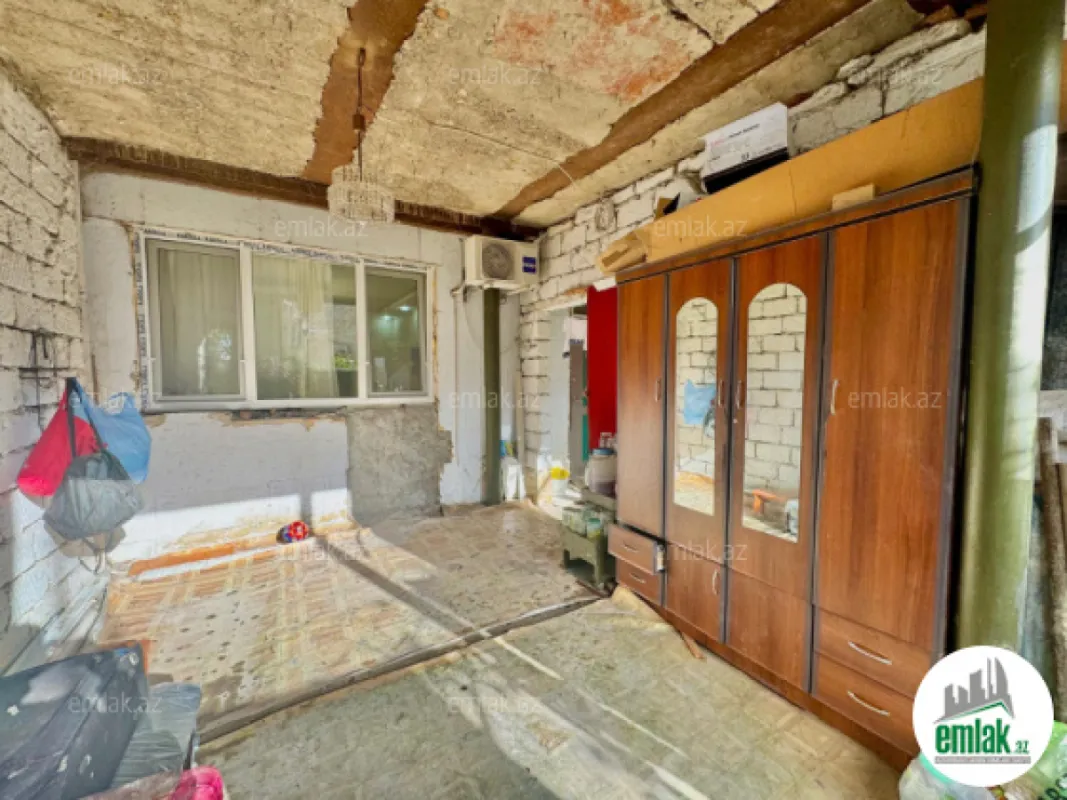 Satılır 2 otaqlı köhnə tikili 90 m²