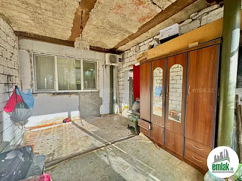 Satılır 2 otaqlı köhnə tikili 90 m²