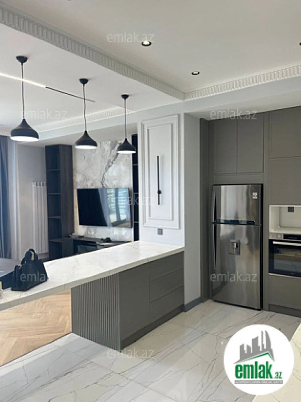 Satılır 2 otaqlı yeni tikili 101 m²