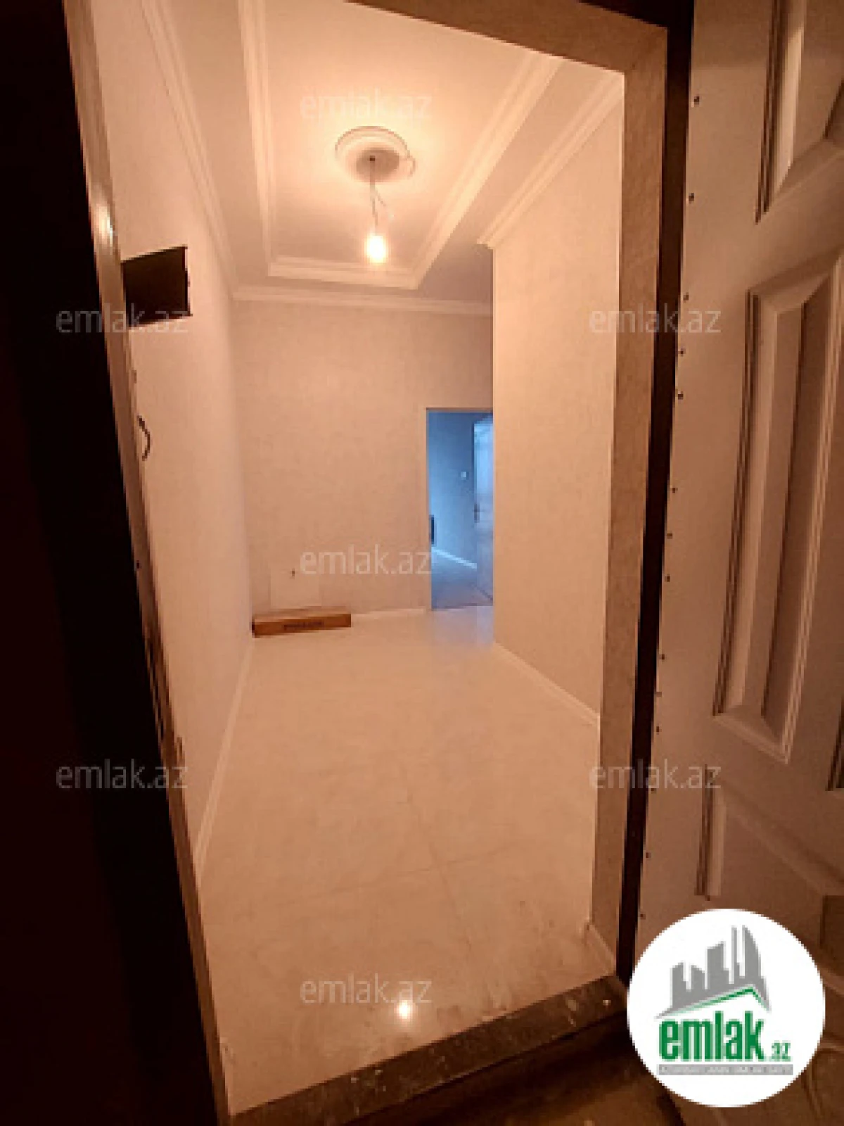 Satılır 3 otaqlı yeni tikili 95 m²