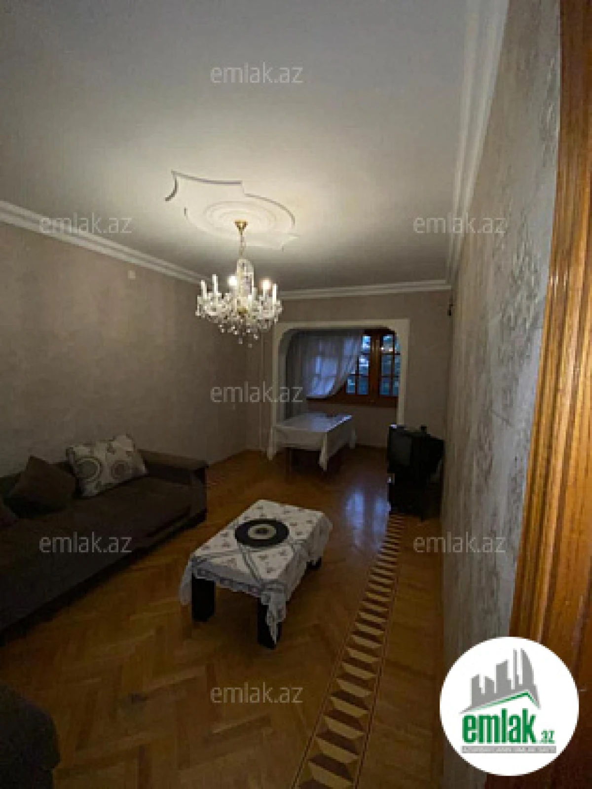 Satılır 4 otaqlı köhnə tikili 100 m²