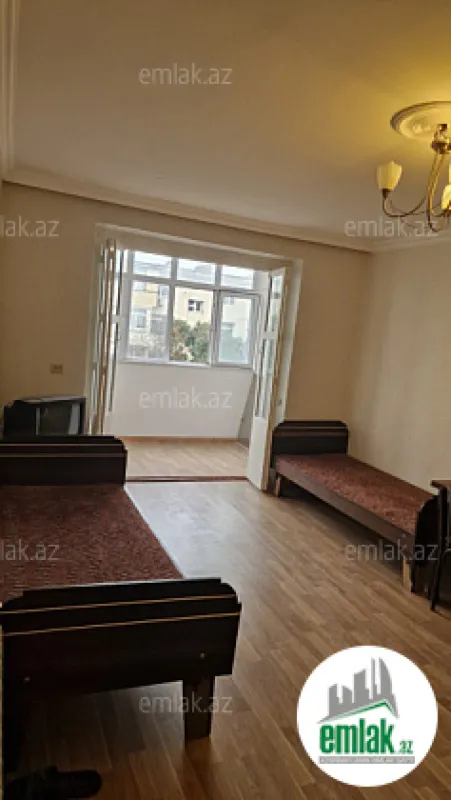Satılır 1 otaqlı köhnə tikili 45 m²