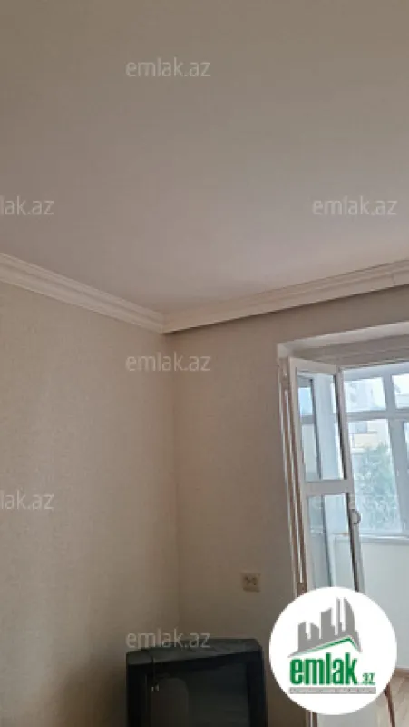 Satılır 1 otaqlı köhnə tikili 45 m²