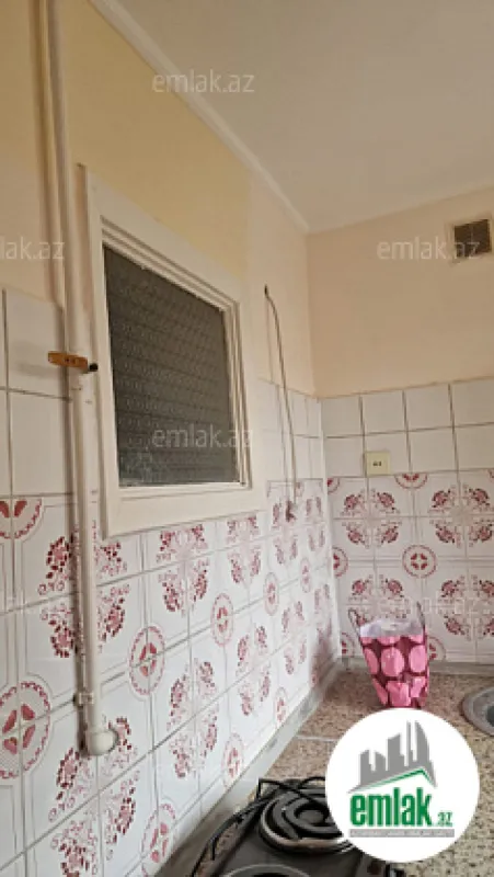Satılır 1 otaqlı köhnə tikili 45 m²