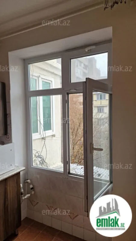 Satılır 1 otaqlı köhnə tikili 45 m²