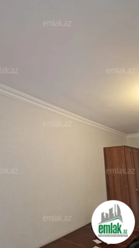 Satılır 1 otaqlı köhnə tikili 45 m²