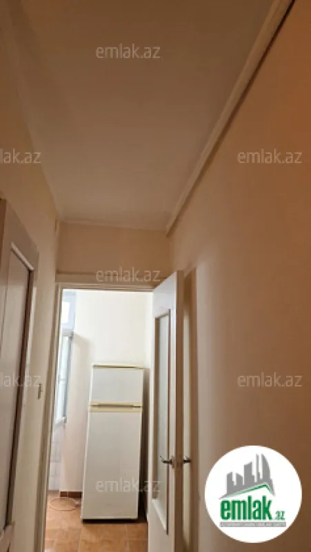 Satılır 1 otaqlı köhnə tikili 45 m²