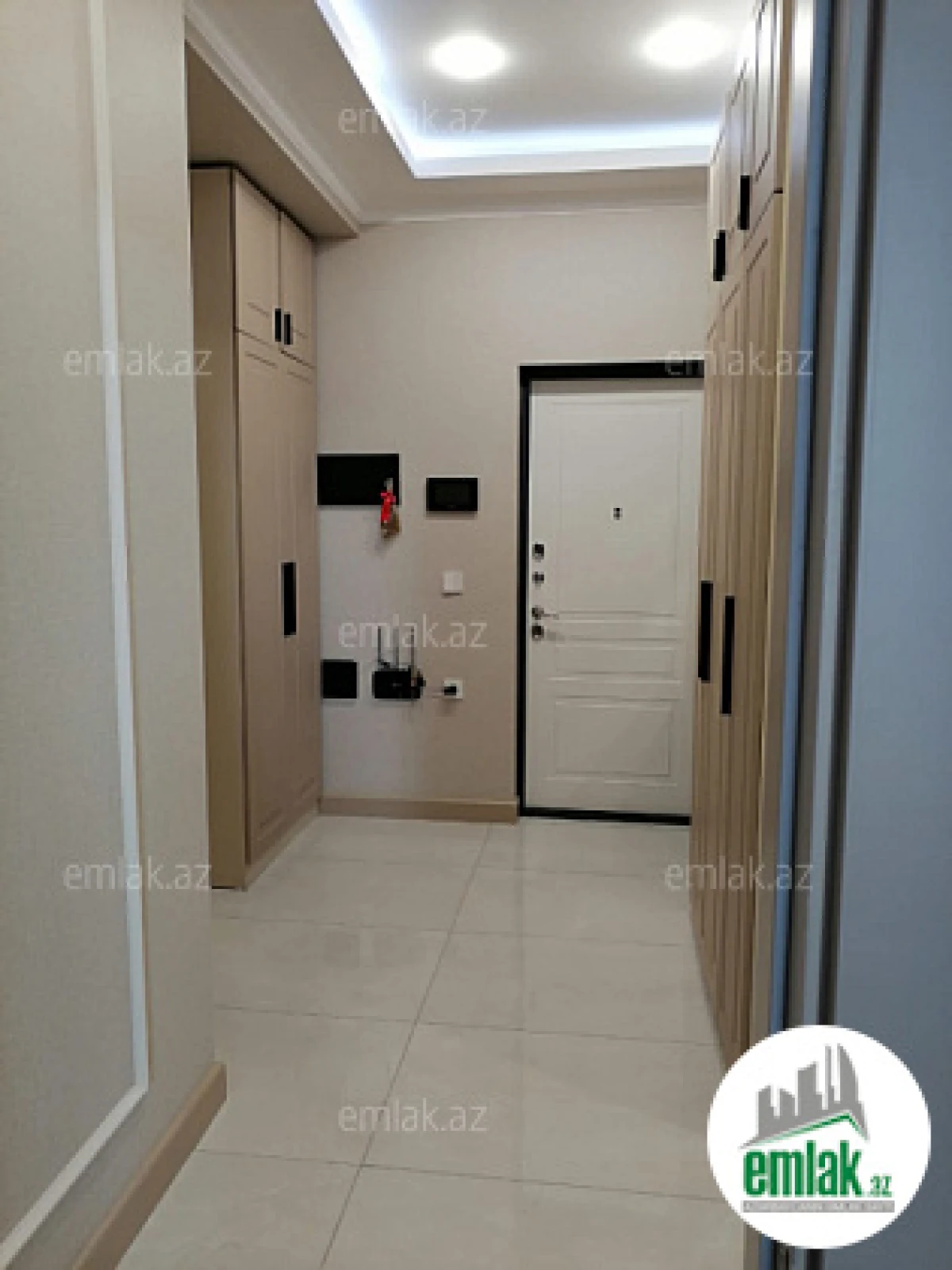 Satılır 2 otaqlı yeni tikili 82 m²