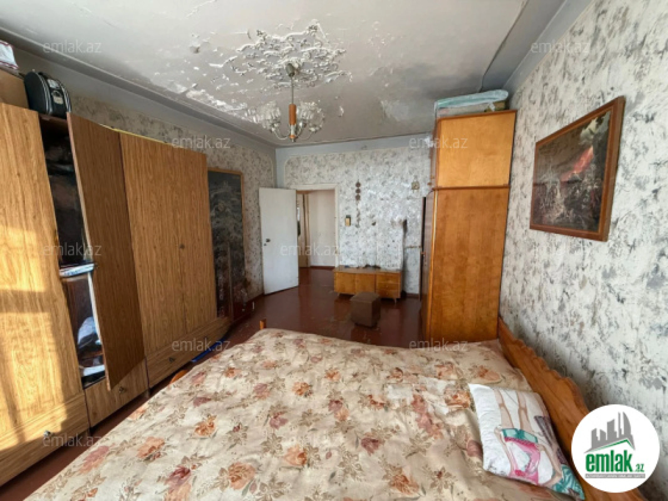 Satılır 4 otaqlı köhnə tikili 110 m²