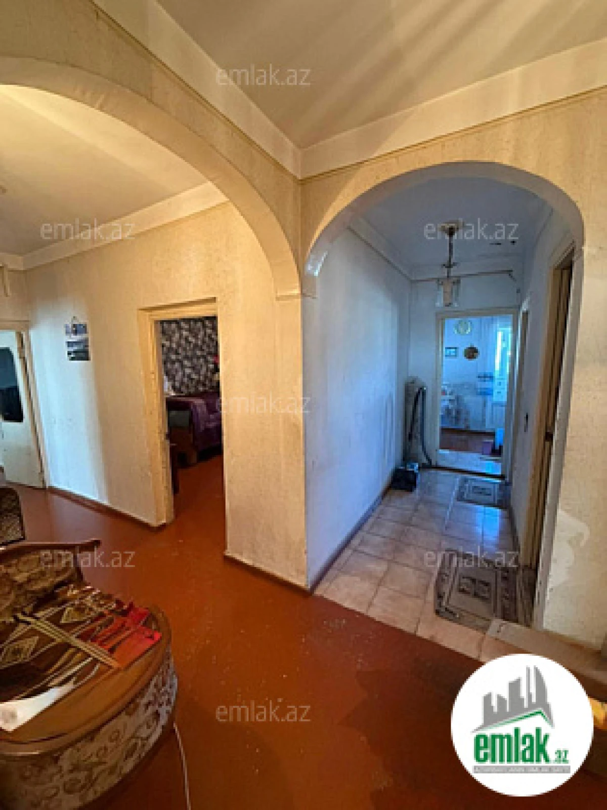 Satılır 4 otaqlı köhnə tikili 110 m²