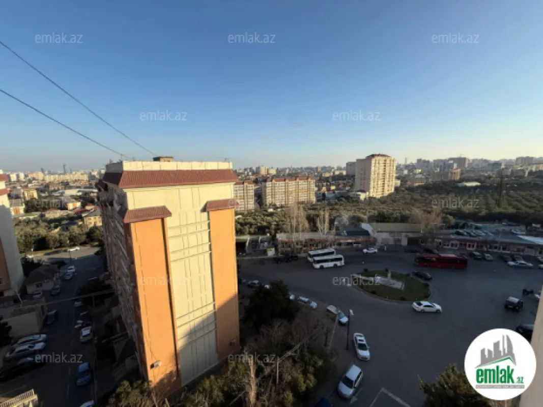 Satılır 4 otaqlı köhnə tikili 110 m²