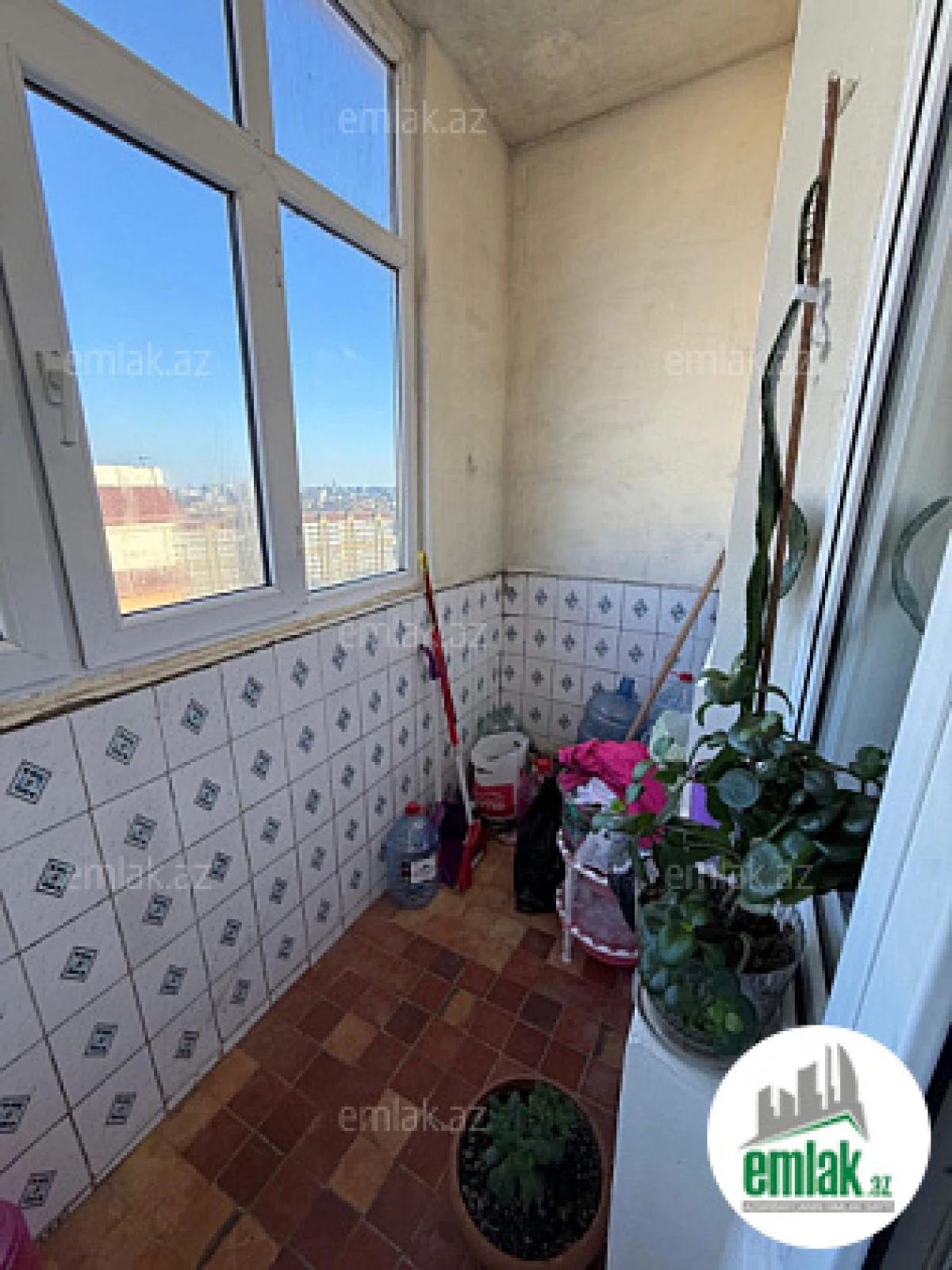 Satılır 4 otaqlı köhnə tikili 110 m²