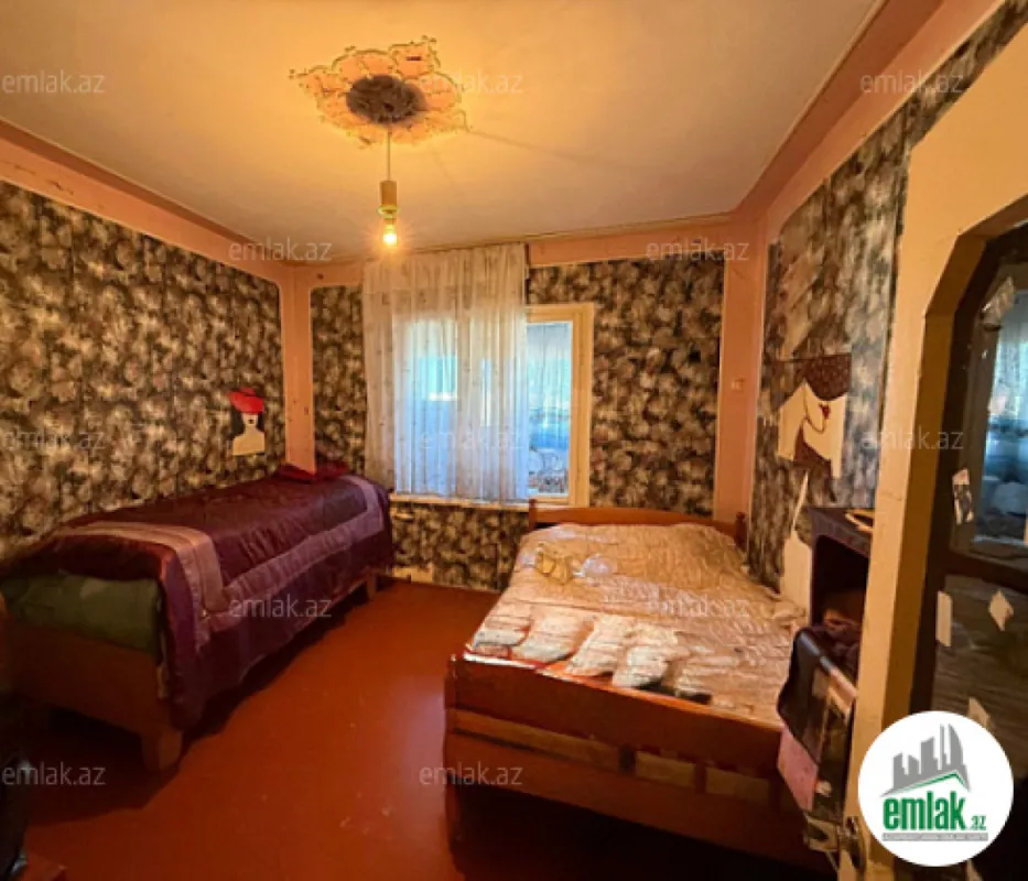 Satılır 4 otaqlı köhnə tikili 110 m²