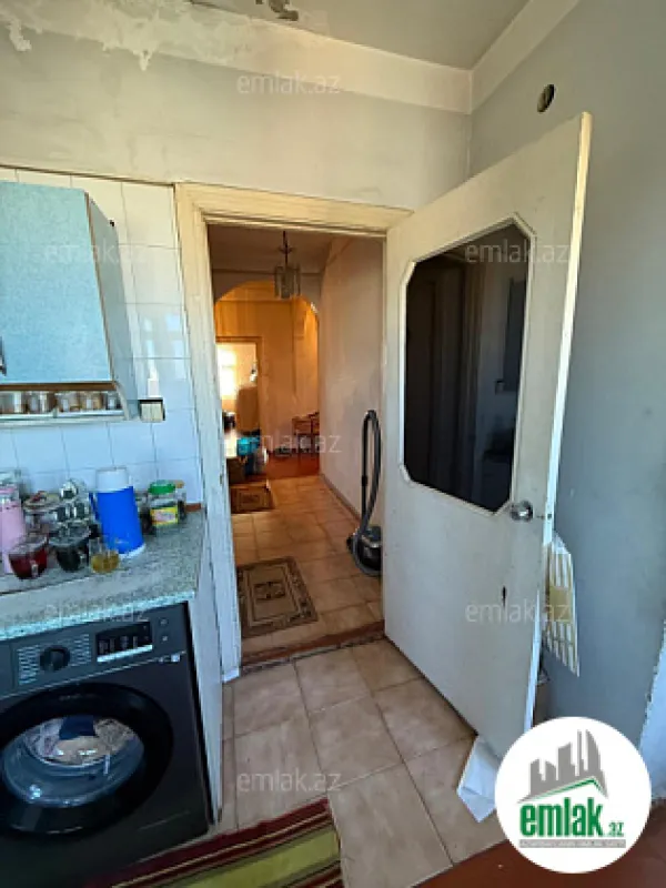 Satılır 4 otaqlı köhnə tikili 110 m²