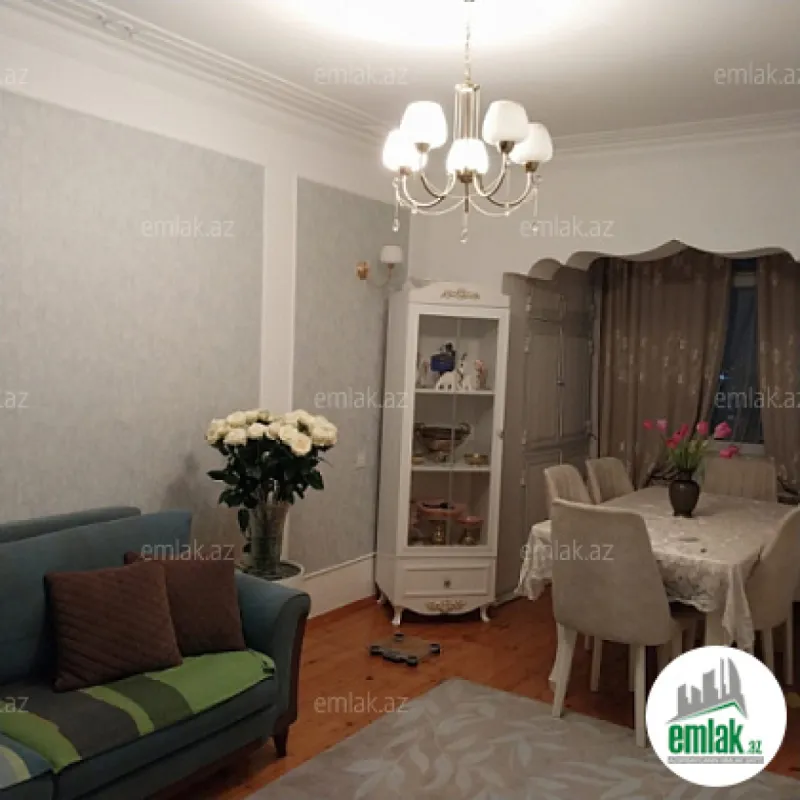 Satılır 3 otaqlı köhnə tikili 80 m²