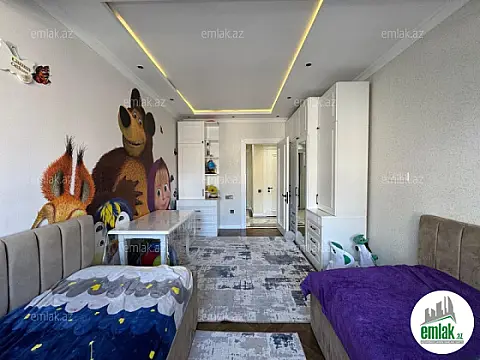 Satılır 3 otaqlı yeni tikili 130 m²