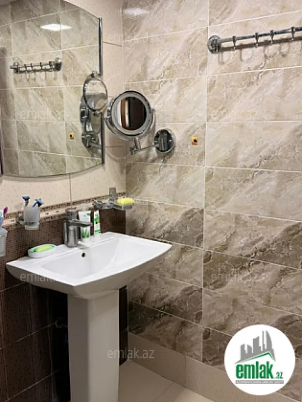 Satılır 2 otaqlı köhnə tikili 55 m²