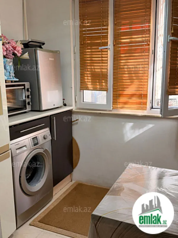 Satılır 2 otaqlı köhnə tikili 55 m²