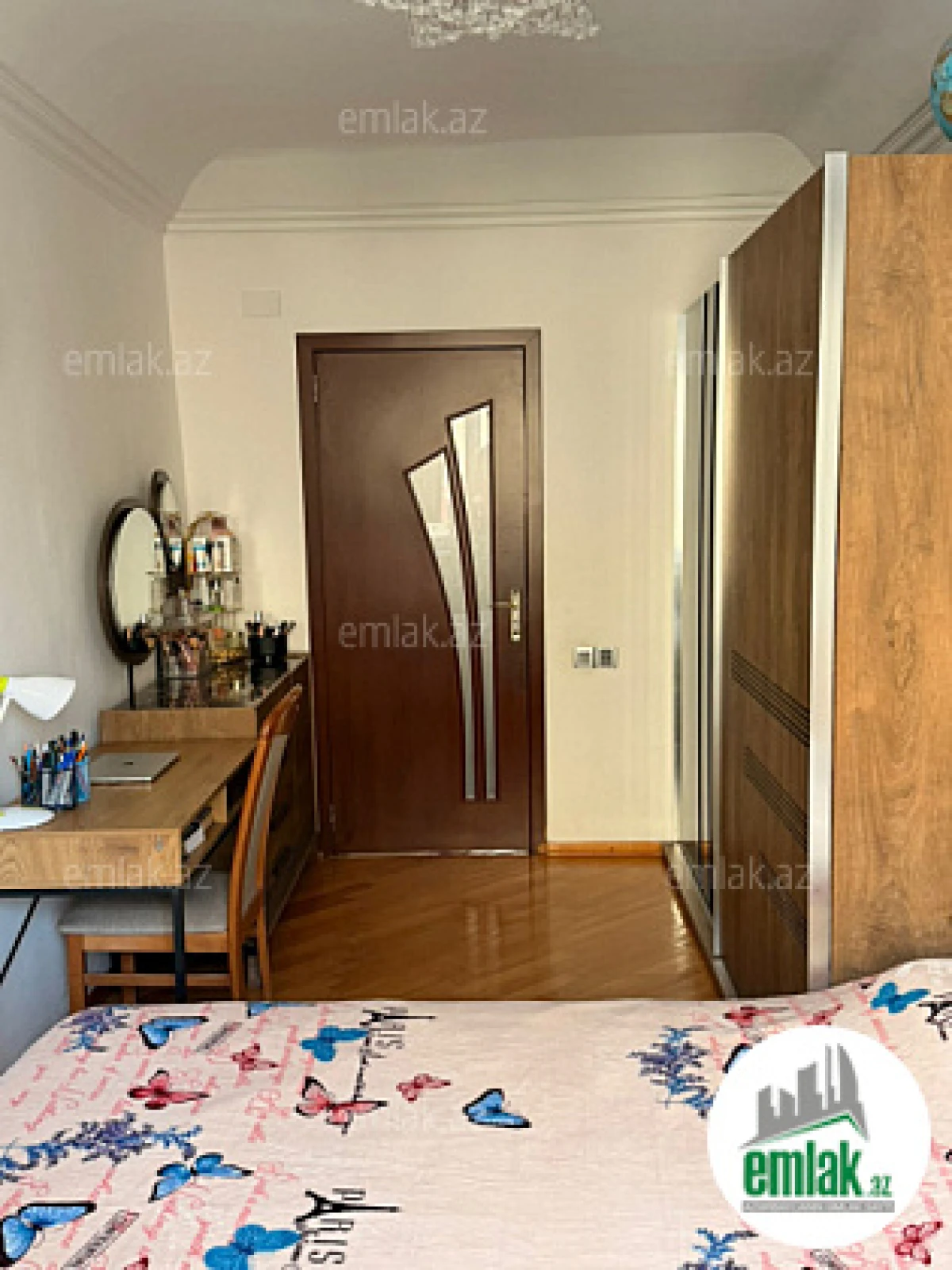 Satılır 2 otaqlı köhnə tikili 55 m²