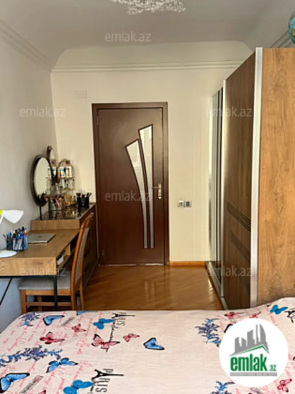 Satılır 2 otaqlı köhnə tikili 55 m²