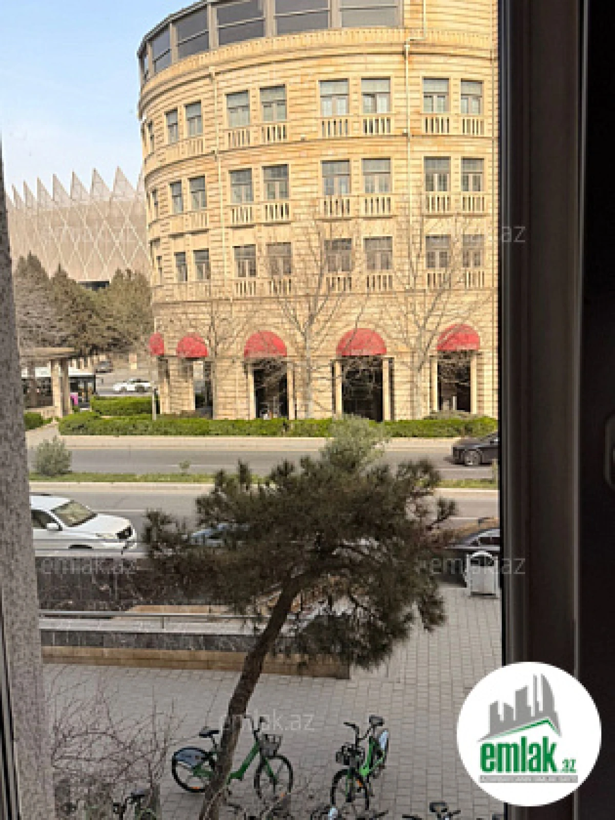 Satılır 2 otaqlı köhnə tikili 55 m²