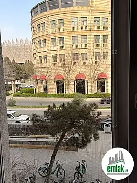 Satılır 2 otaqlı köhnə tikili 55 m²