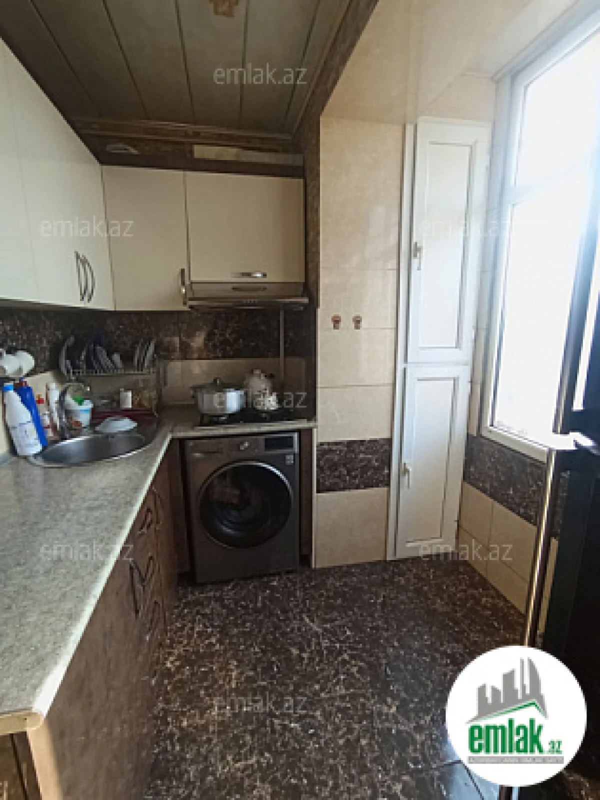 Satılır 4 otaqlı köhnə tikili 100 m²