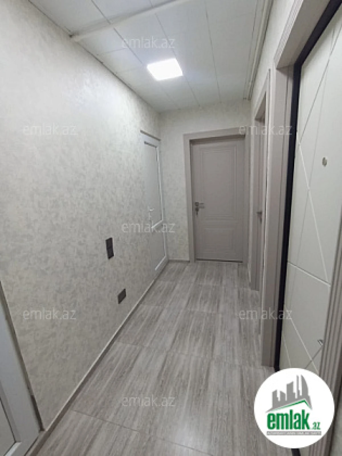 Satılır 4 otaqlı köhnə tikili 100 m²